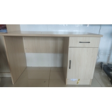 办公桌